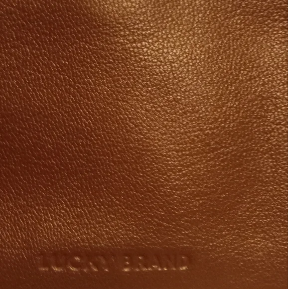 NWOT Lucky Brand wallet, brown leather, has rings for a strap - Picture 2 of 5